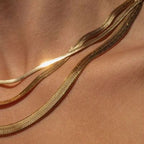 Collar sneak